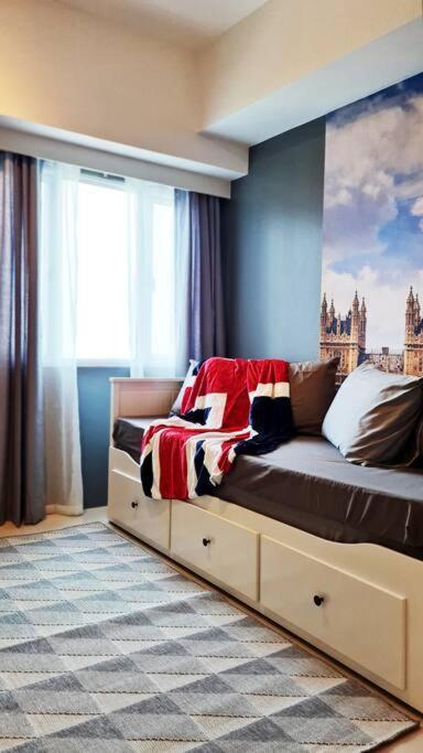 London Themed In Princeton Residences Apartment